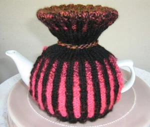TEA POT COSY - HAND KNITTED FANCY TEA COSY. (COSIE-COZY) - Picture 1 of 4