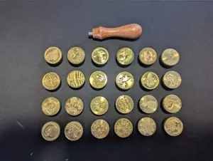 Timbri/sigillo in ottone con cera goffratura - assortiti - scegli tu - Foto 1 di 25