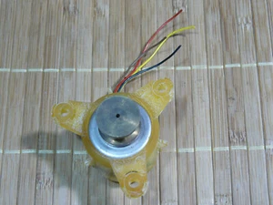 TELEFUNKEN S 500 HIGH END TURNTABLE PARTS: BELT MOTOR. MADE IN WEST GERMANY. - Picture 1 of 2