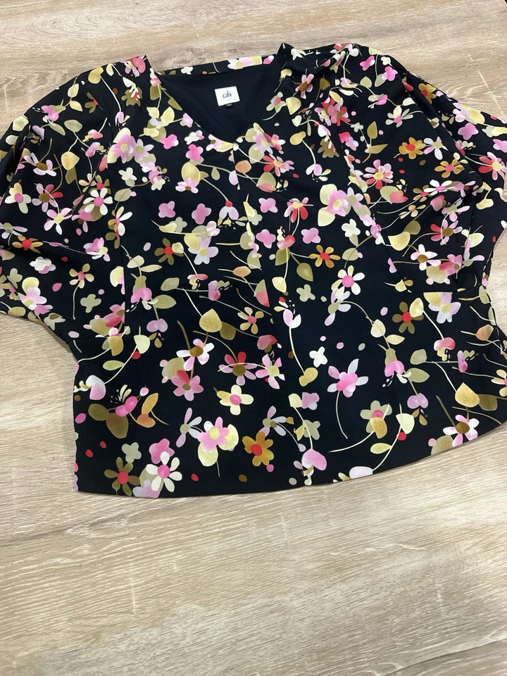 Blusa CAbi Cottage Core #3695 Talla Pequeña Estampado Floral Manga Dolman Lagenlook Foto 1 de 4