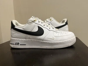 Nike Air Force 1 '07 LV8 40 Aniversario - Blanco/Negro - Reino Unido 9 - DQ7658-100 - Imagen 1 de 16