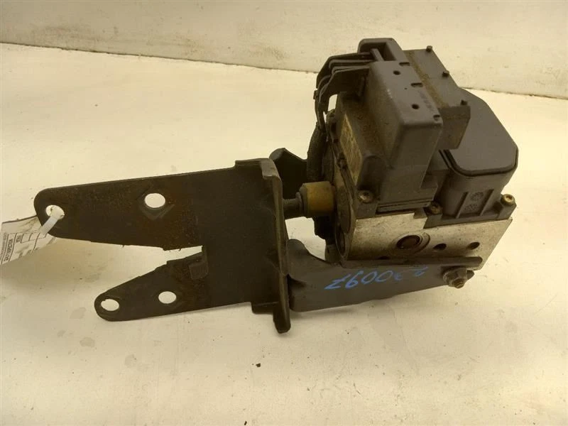 Conjunto de piezas de freno antibloqueo sin control de tracción 99-02 Camaro 10424856 Foto 1 de 4