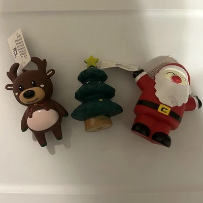 Набор игрушек Doy Squeak — трио North Pole — Санта-Клаус, рождественская елка, северный олень - Изображение 1 из 4