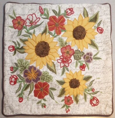 Funda de almohada Pier 1 bordada con cuentas girasoles marrón cubierta con cremallera solamente Foto 1 de 3