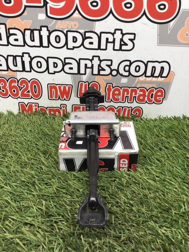 ✅ 2019 GMC ACADIA DOOR HINGE LH OEM - Image 1 of 4