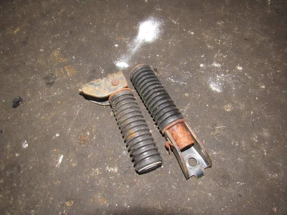 1978 Honda CB400 A HONDAMATIC pinos traseiros esquerda direita - Imagem 1 de 1