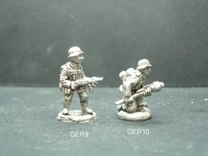  Metal WWII German Infantry Troops - 4 Variations  1/76 - 20mm Scale. GER9-10 - Picture 1 of 1