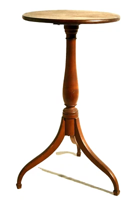 CANDLESTAND, Table, Hepplewhite, Cherry, New Hampshire, c1800, 15" dia, - Image 1 of 4