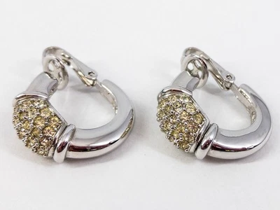 Pendientes de clip Bijoux Givenchy Paris NY de colección años 80 racimo de diamantes de imitación blancos Foto 1 de 4