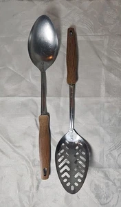 Vtg Ekco USA Stainless Steel Spoons Set Of 2 Faux Wood Handle - Spotted & Solid - Picture 1 of 14