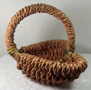 Heart Shaped, Woven Wicker, Handled, Decorative Basket- Valentines - Picture 1 of 12