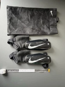 Nike Black Children’s Shin Guards. Age 5-6 - Picture 1 of 4