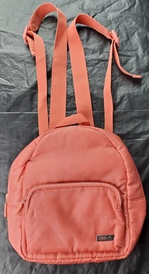 粉色 Victorias Secret 小背包 钱包 旅行 轻便 - 二手状况完好 — 第 1/4 张图片