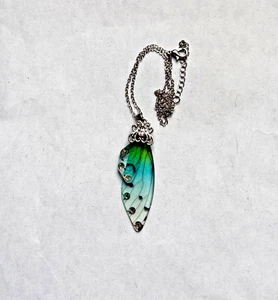 #5 SILVER TONE RESIN GREEN FAIRY WING PENDANT CHAIN NECKLACE 20" - Picture 1 of 1