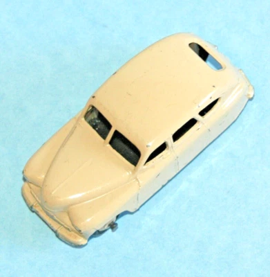 DINKY Meccano UK original 1954 STANDARD VANGUARD Sedan #153 Cream body and hubs - Image 1 of 4