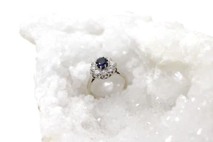 Damen Ring Blume 18k WG 1 Saphir & 8 Brill. ca. 0,88ct. Gr. 56 ca. 4,2g - Bild 1 von 6