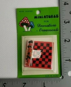 Vintage Miniaturen Schachbrett für Display Deko Diorama oder Puppenhaus - Bild 1 von 3