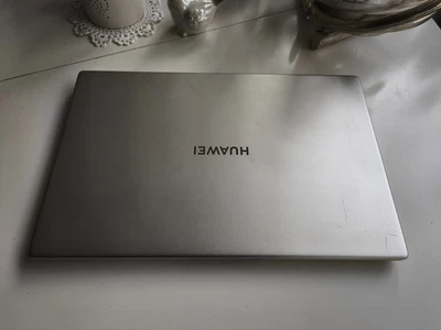Huawei Matebook D15 15.6 Zoll 256 GB- Ryzen 5 - 8GB Windows 11 QWERTY Tastatur - Bild 1 von 4