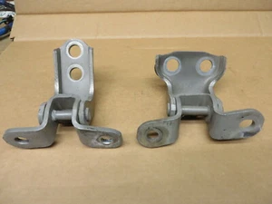 LEXUS ES300 97 98 99 00 01 FRONT PASSENGER DOOR HINGE SET of 2  UPPER + LOWER - Picture 1 of 3