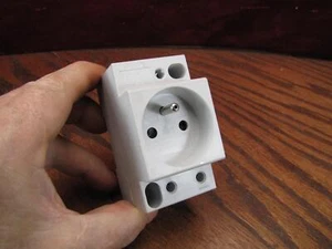 Schneider Electric DIN socket 16A 250V NF C 61-314 15100 - French std 15306 - Picture 1 of 1