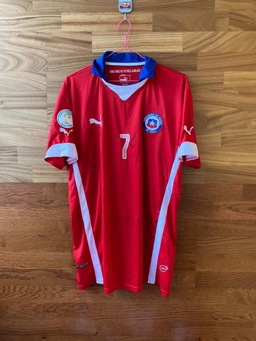 CHILE NATIONAL TEAM 2014 2015 HOME FOOTBALL SHIRT Sanchez Puma # 7  Replica Cover