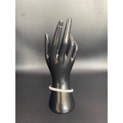 Brazalete para mujer Anne Klein cristal pavé en tono plateado talla 2,50" nuevo en caja Foto 1 de 3