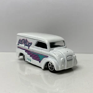 1937-1986 Divco Milk Truck Sammlerstück Maßstab 1:64 Diecast Diorama Modell - Bild 1 von 4