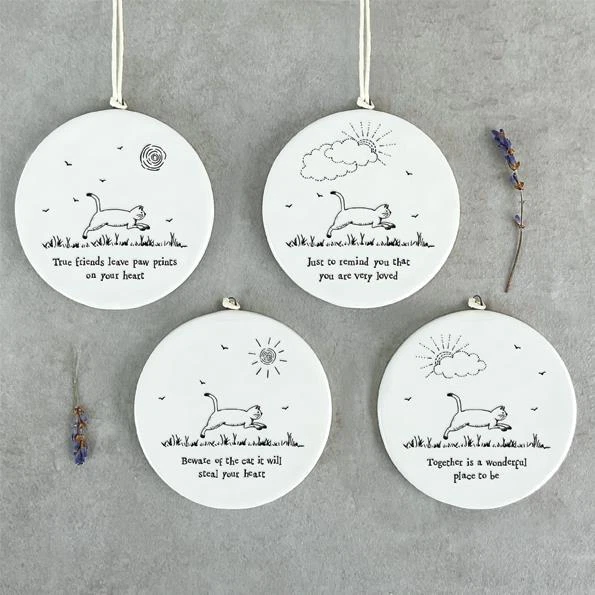 Regalo colgante de porcelana diseño de gato | East of India Friends decoración del hogar Foto 1 de 1