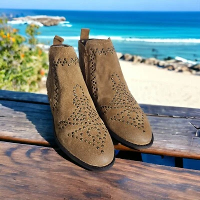 Sbicca Womens Sansa Tan Suede Studded Pull On Block Heel Ankle Boots NEW IN HAND - Image 1 of 4