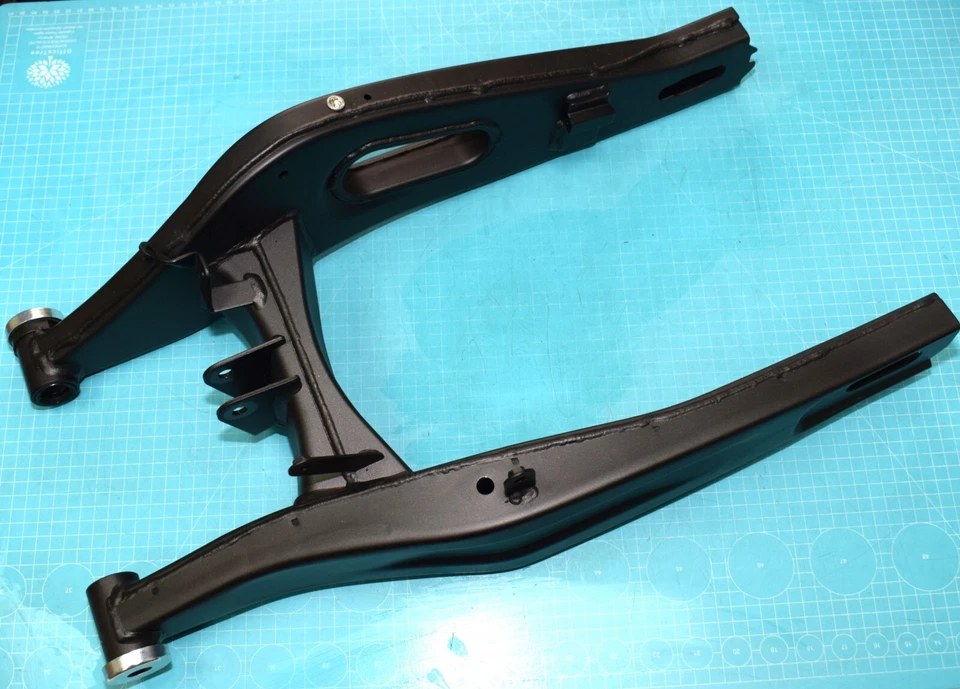 bras oscillant YAMAHA 1WS-22110-10 pour XSR 700 2016/2024 et MT07 2017/2024 neuf - Photo 1/1