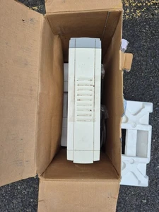 APC BX1000G Back-UPS XS 1000VA 600W 120V Uninterruptible Power Supply – No Batt - Picture 1 of 6