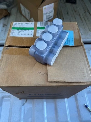 Burndy BIBD-600-4MT Insulated 4-Port 4-600 - Image 1 of 2