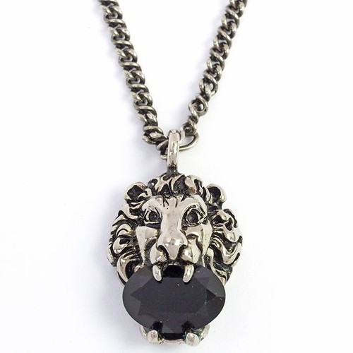 Ciondolo Gucci testa di leone con strass