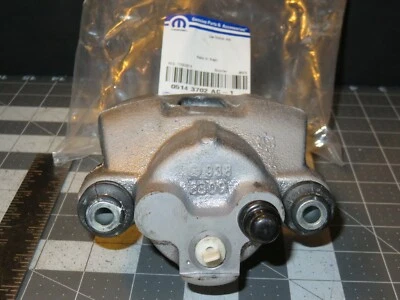 Pinza de freno trasera derecha Jeep Grand Cherokee 2005-10 OEM NUEVA 05143702AC Foto 1 de 4