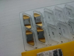 4 Kennametal top notch grooving tips NG 33 RK grade K720 ( NG33RK NG 33RK ) - Picture 1 of 2