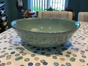 DENBY REGENCY GREEN LARGE ROUND SERVING DISH STONEWARE TABLEWARE 29CM DIAMETER - Picture 1 of 15