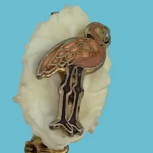 Flamingo Cameo Pin Brooch Pink Enamel Vintage Gold Tone Small 1 inch - Picture 1 of 4