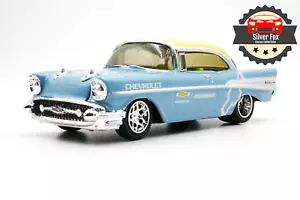 Chevy Belair 1957 azul claro escala 1:64 diecast modelo de coche de coleccionista - Imagen 1 de 10