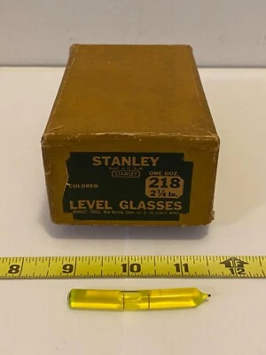 STANLEY No. 218 - COLORED 2-1/4” REPLACEMENT LEVEL GLASS VIAL W/BOX - NEW - Image 1 of 2