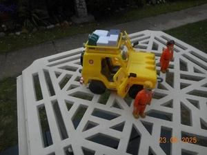 2013 Mountain Rescue Truck with Two Tom Thomas Figures - Picture 1 of 4