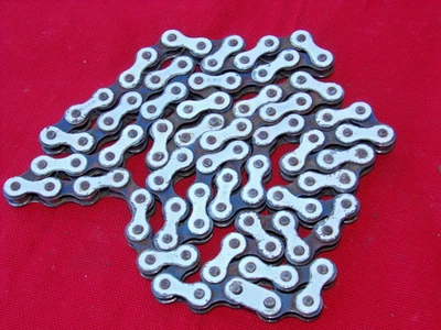 Old vintage bmx Freestyle KMC white/black chain off 87 predator free form ex - Image 1 of 4