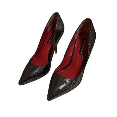 Zapatos de salón Charles Jourdan Paris Clare II de cuero negro en relieve metálicos talla 7,5 Foto 1 de 4