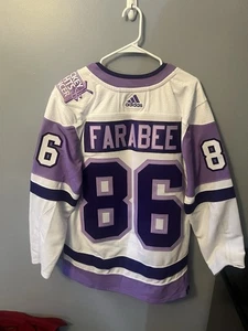 Vintage Joel Farabee Philadelphia Flyers viola combatte il cancro Adidas taglia 50 come nuovo - Foto 1 di 10