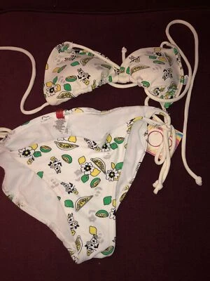 Top de bikini junior nuevo op med-3/5 blanco con frutas y flores y parte inferior talla 7/9 Foto 1 de 4