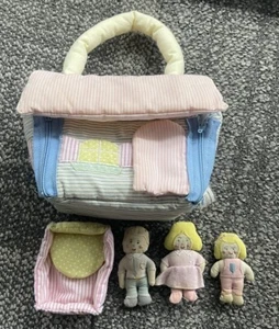 Kubla Craft NYC Vintage Stoff gestepptes Haus, 3 Familienmitglieder & Bett 1989 selten! - Bild 1 von 6