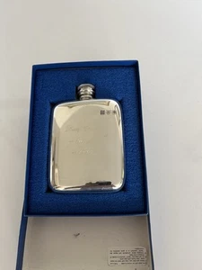 BOXED SILVER PLATED HIP FLASK ENGRAVED (MERRY CHRISTMAS GRANDAD 1993) - Foto 1 di 9