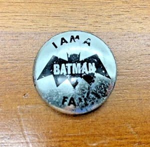Vintage 1966 I Am A Batman Fan Pinback Button DC Comics Superhero - Picture 1 of 5