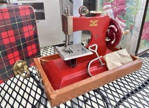 Casige Kinder 40er Jahre Vintage Nähmaschine Made in Germany, British Zone - Bild 1 von 11