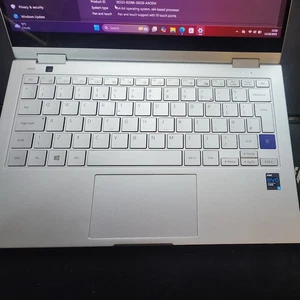 Samsung Galaxy Book Flex2 5G 13.3" 2 in 1 Touchscreen Laptop 256GB i5-1135G7 8GB - Picture 1 of 9