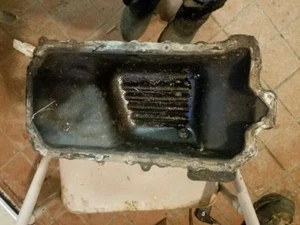 91 92 93 94 95 96 97 98 99 00 01 02 SATURN S SERIES SEDAN OIL PAN 130905 - Picture 1 of 4